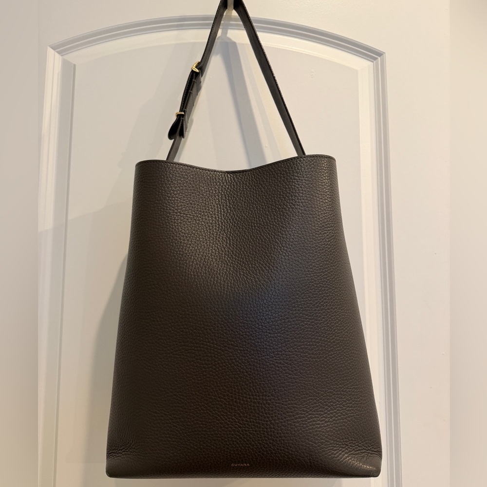 Cuyana Dark Gray Linea Leather Bucket Bag - Picture 2 of 12